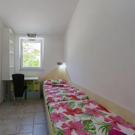 2 Bedroom In Sveti Ivan *